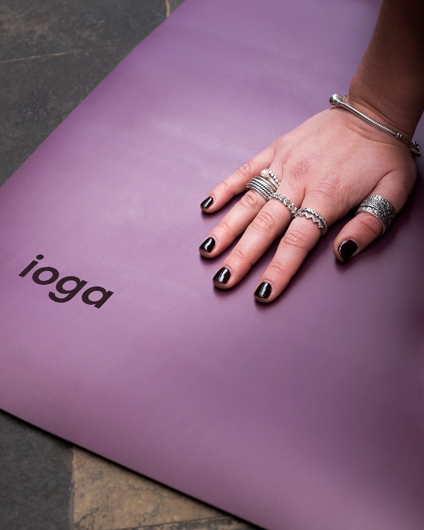 Tapete de Yoga: Caucho Natural vs PVC vs TPE — ¿Cuál Elegir?